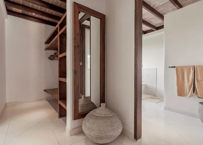 Alba, Berawa, Large Private 4br Near The *