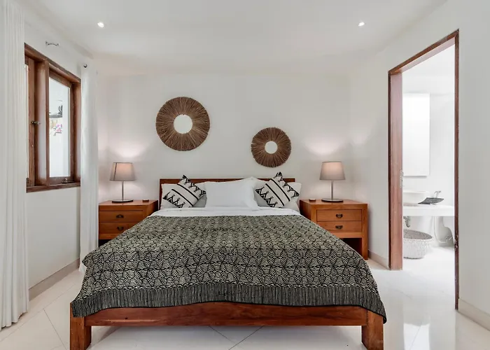 Alba, Berawa, Large Private 4br Near The