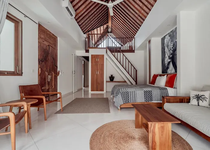 Alba, Berawa, Large Private 4br Near The Villa *