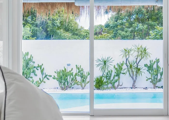 Alba, Berawa, Large Private 4br Near The * Canggu (Bali)