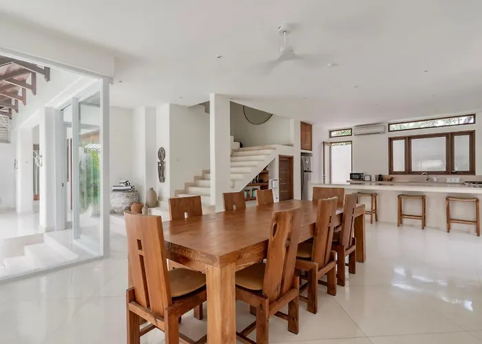 Alba, Berawa, Large Private 4br Near The Villa Canggu (Bali)
